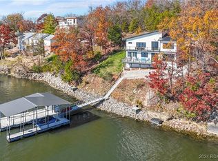 678 Palisades Dr, Lake Ozark, MO 65049