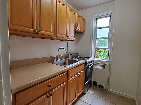 3rd image of 43-30 48th St APT D7
