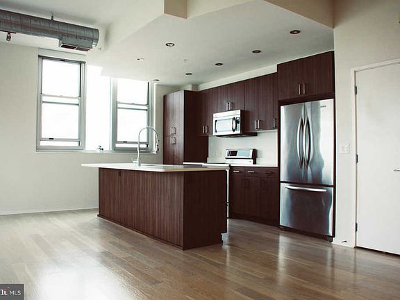 4th image of 3409 Wilson Blvd Unit 702