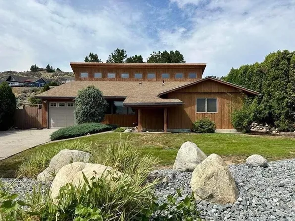 107 Pyramid Pl, Chelan, WA 98816