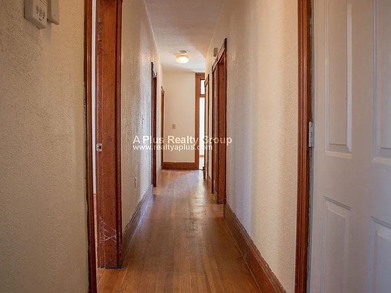Centre St — Photo 1