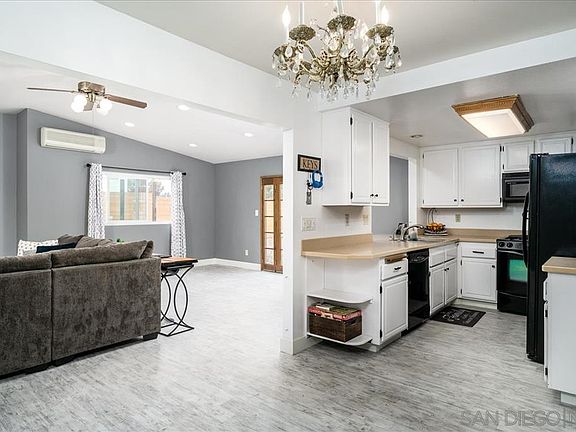 5th image of 8002 Blossom Ln