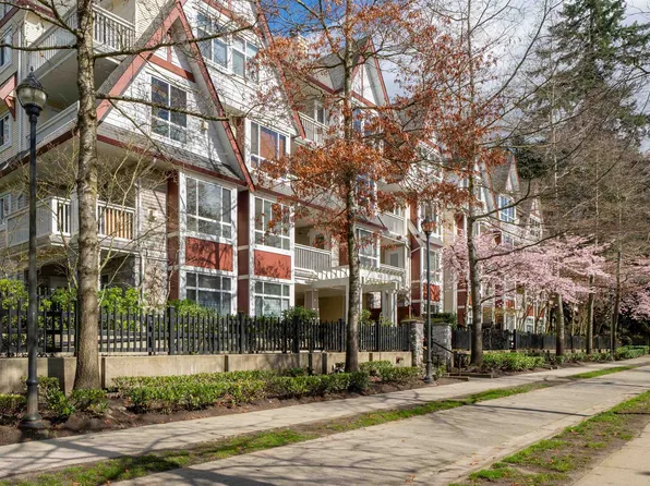 6833 Village Grn #204, Burnaby, BC V5E 4M1