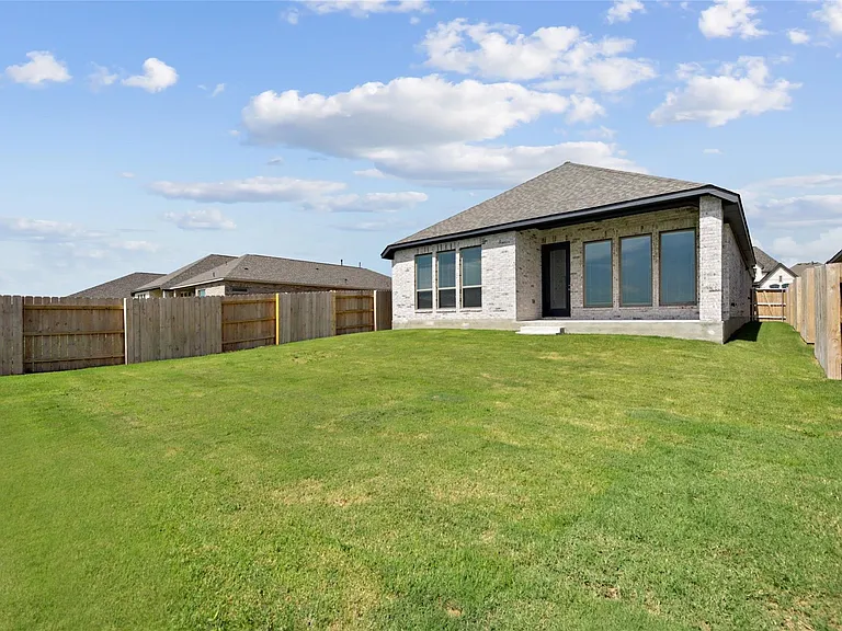 127 Plumbago Loop — Photo 28