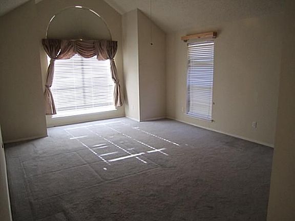 5th image of 1703 Vicksburg Dr