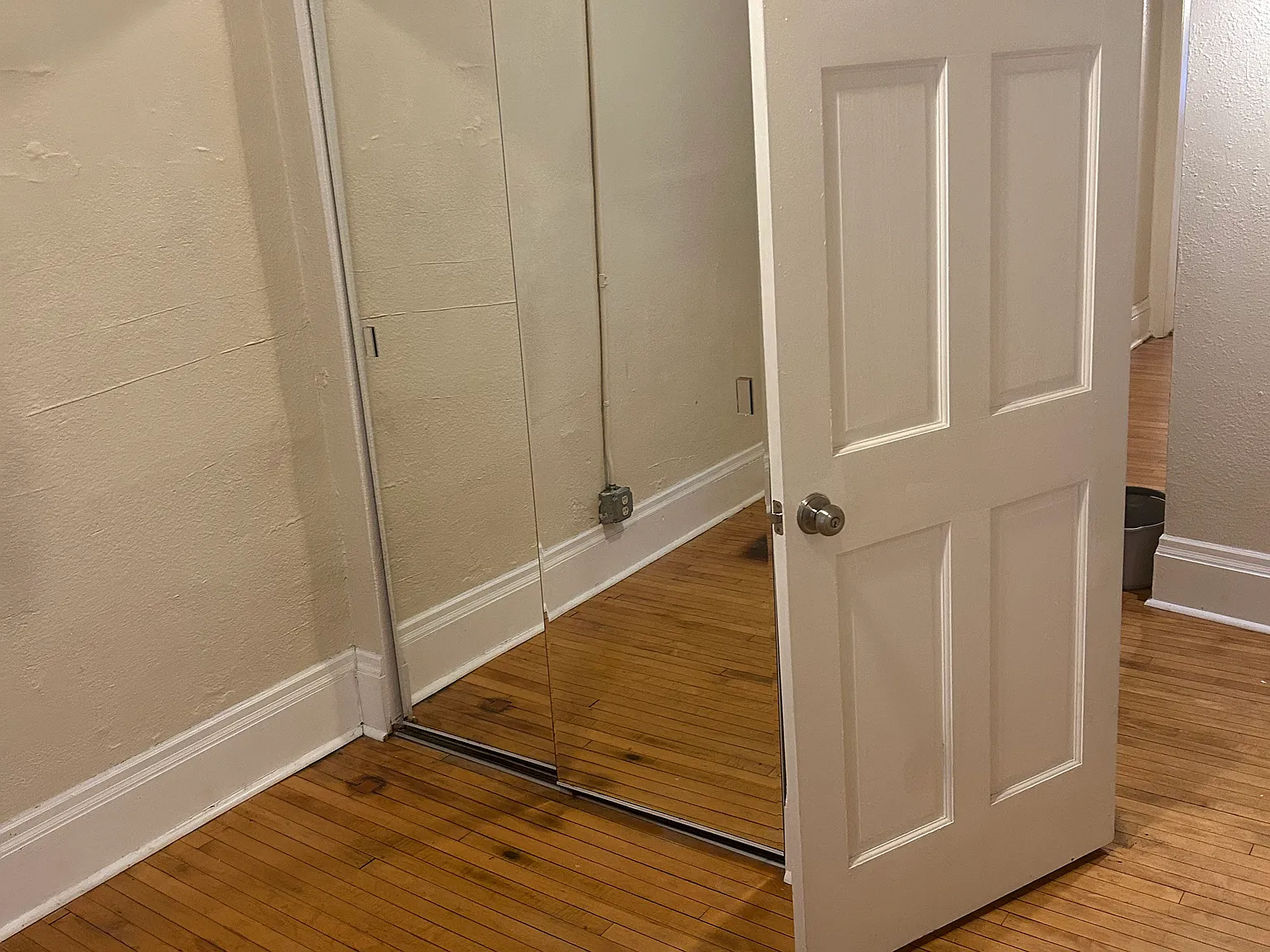 5 bed, $2,000 — Photo 4