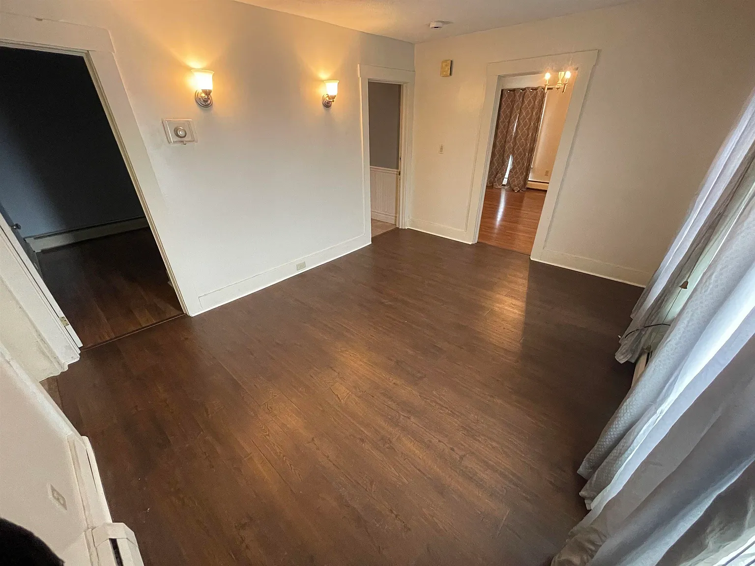 2 bed, 1.0 bath, 1678 sqft, $1,600 — Photo 3