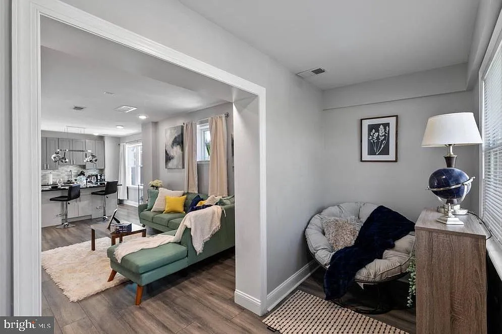 2 bed, 1.5 bath, 1152 sqft, $1,925 — Photo 3