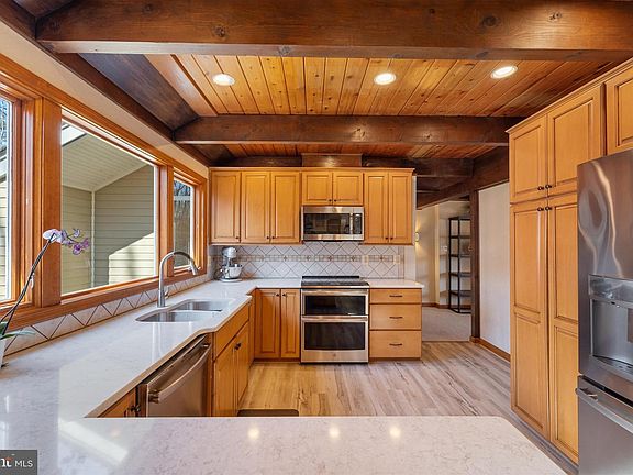 3rd image of 12500 Paradise Spring Rd