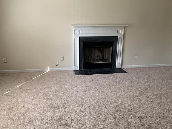 3rd image of 4180 Dalcross Rd