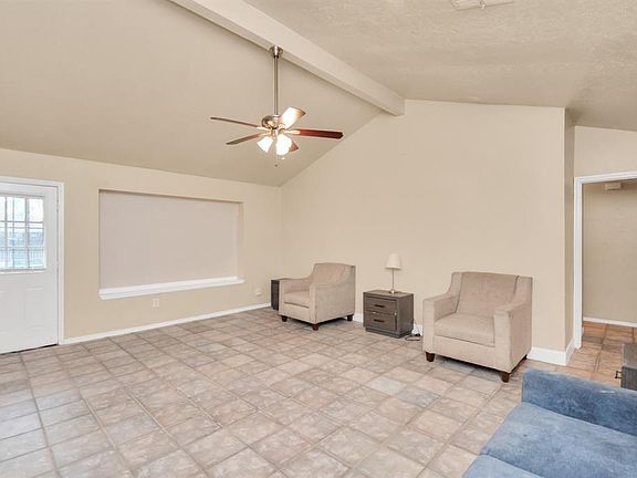 5th image of 4803 Beechaven St