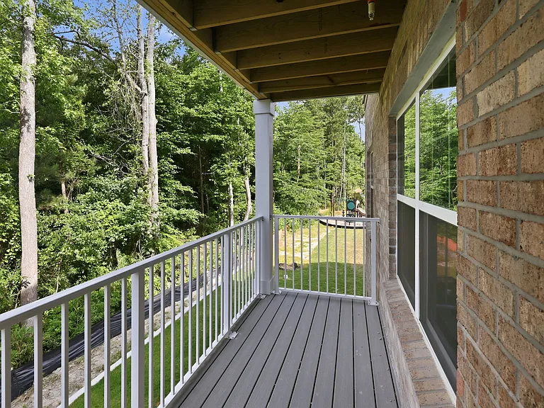 Oak Terrace — Photo 19