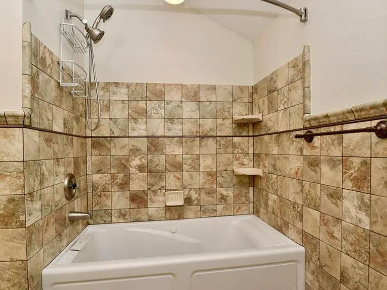 127 Beekman St #2 — Photo 10