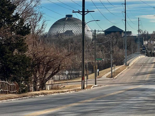 omaha-nebraska-442098574 picture