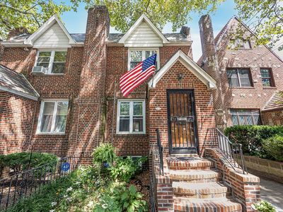 6347 Dry Harbor Rd, Middle Village, NY, 11379