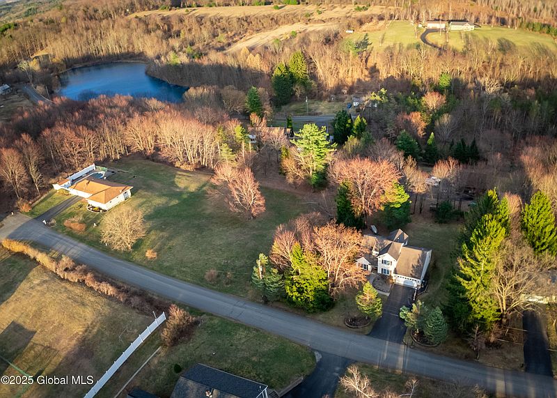 3rd image of 8 Mary View Drive