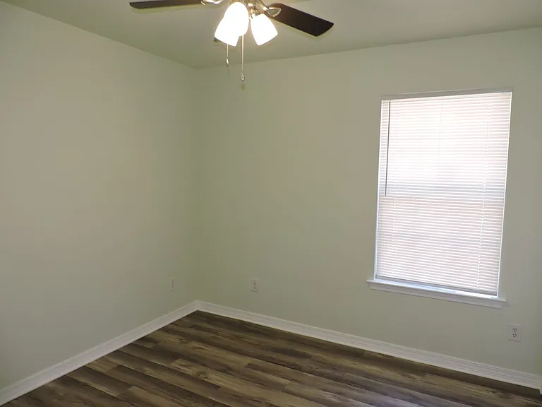508 E Gonzalez St — Photo 18