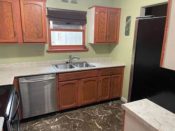 3rd image of 1362 E 143rd St