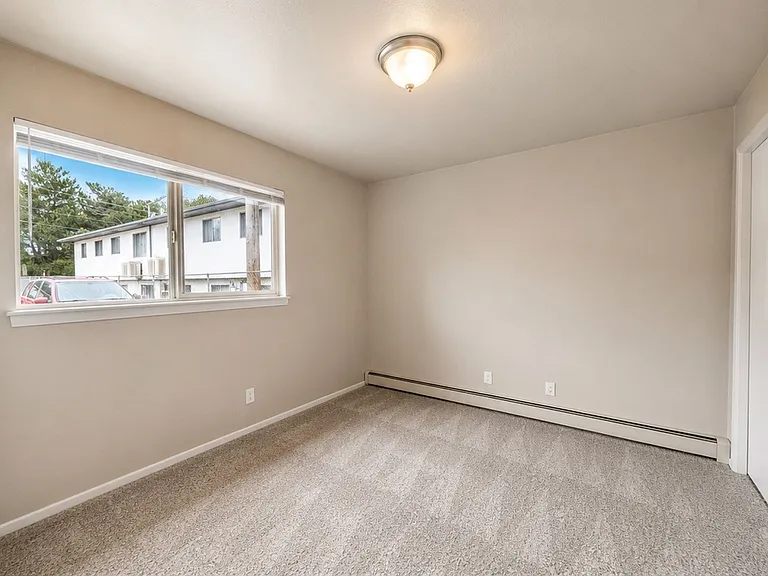 1660 Moore Ave. — Photo 12