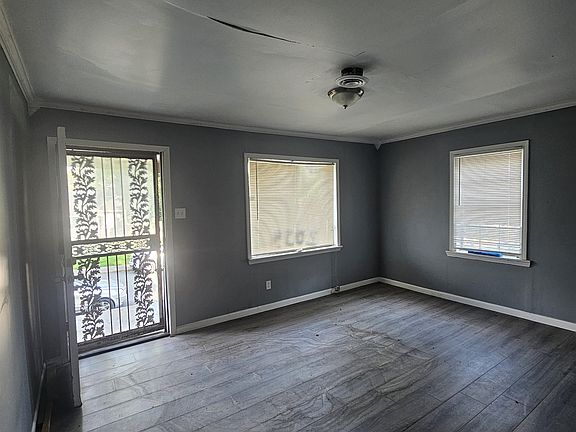 2nd image of 2059 Swift St