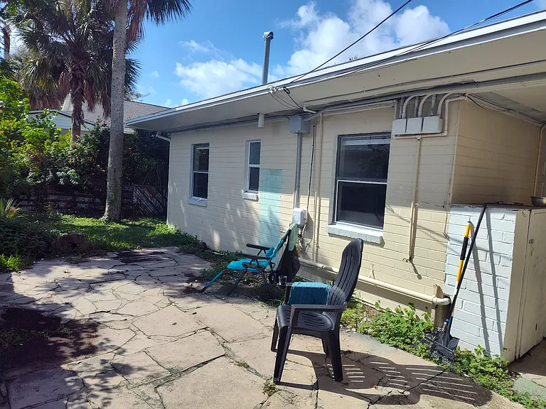 318 N Oleander Ave — Photo 22