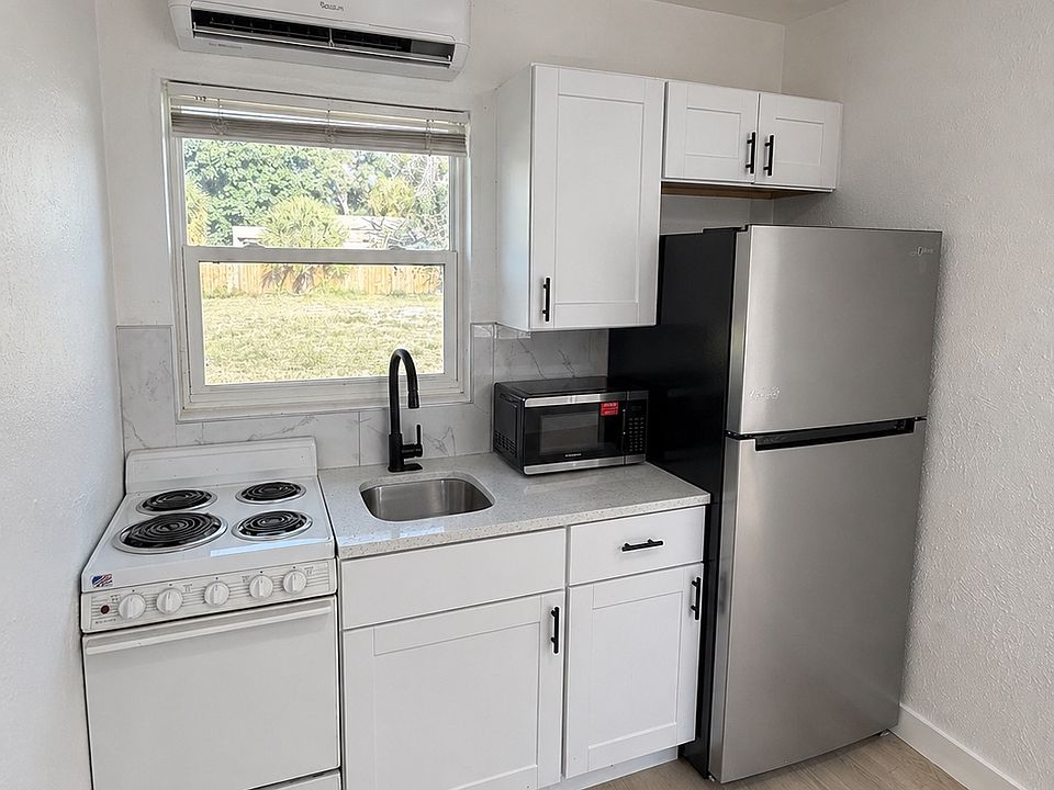 1st image of 1821 13th St W #7