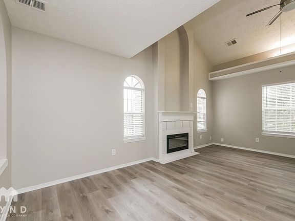 4th image of 2933 Riverwalk Cv