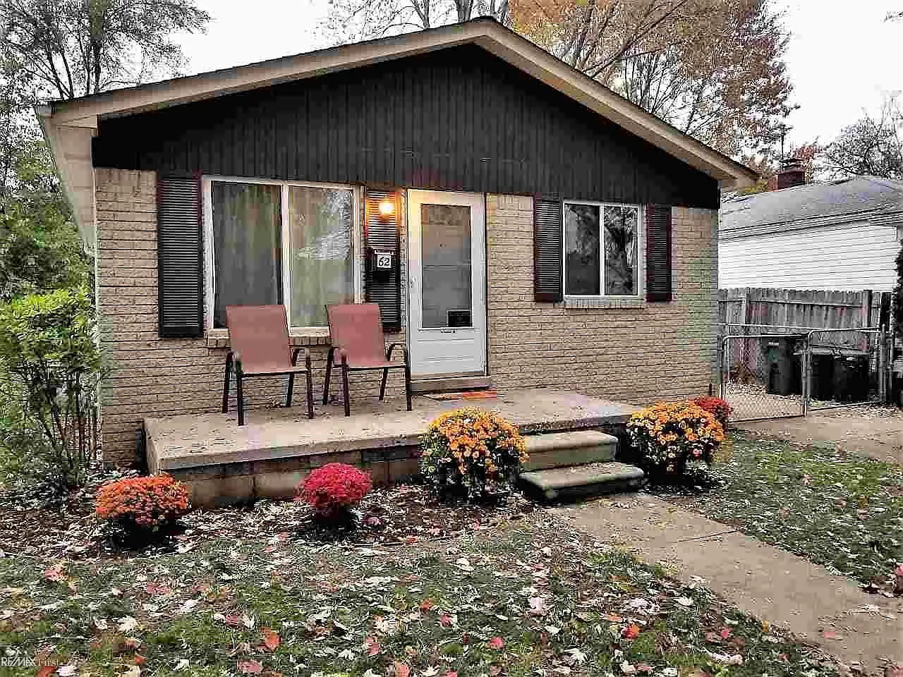 62 W Madge Ave photo 1