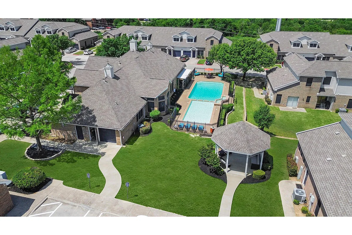Building Photo - Prairie Estates