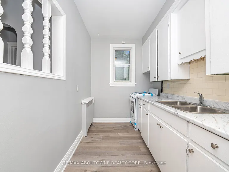 486 Holtby Ave #3 — Photo 10