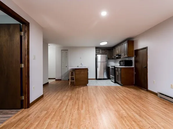 32 Patterson St APT 8, Augusta, ME 04330