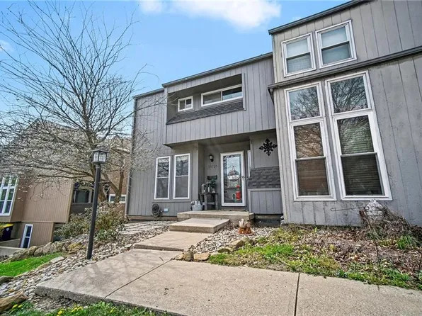 10016 N Cherry Dr, Kansas City, MO 64155