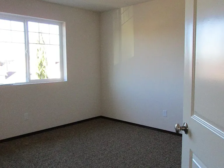 117 N Lenore Ave — Photo 10