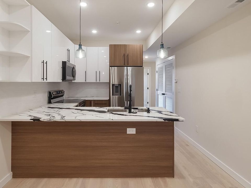 1st image of 1530 N 25th St #2