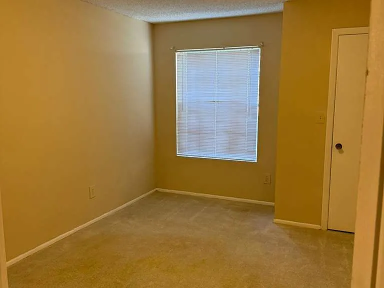 199 Afton Sq #103 — Photo 10