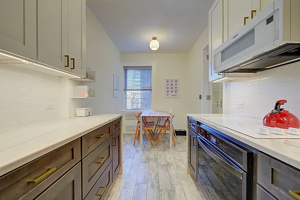 Sold by Akam Sales and Brokerage | media 13