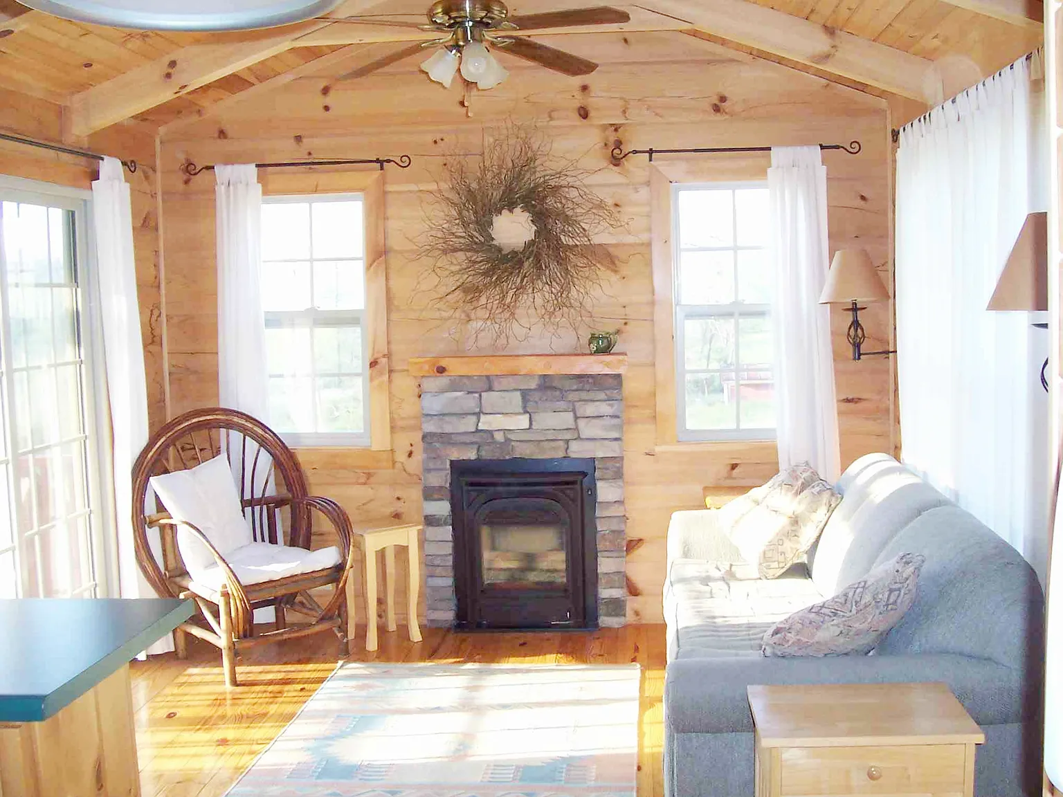 1 bed, 408 sqft, $1,950 — Photo 2