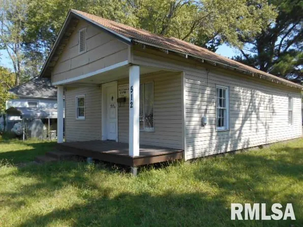512 S McClelland St, West Frankfort, IL 62896