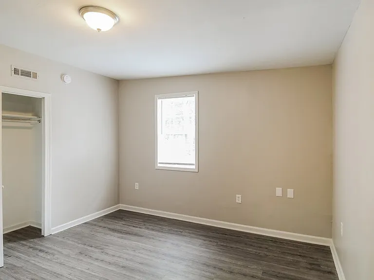 1135 Clark St — Photo 11