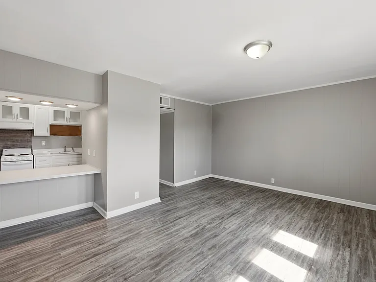 1805 Oxford Cir — Photo 20