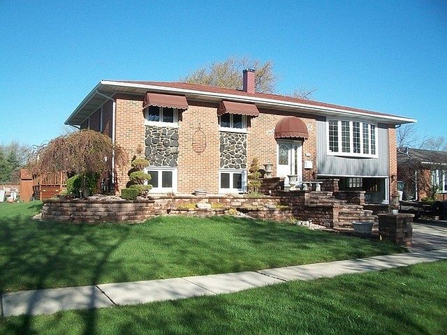 1st image of 15424 Pine Dr
