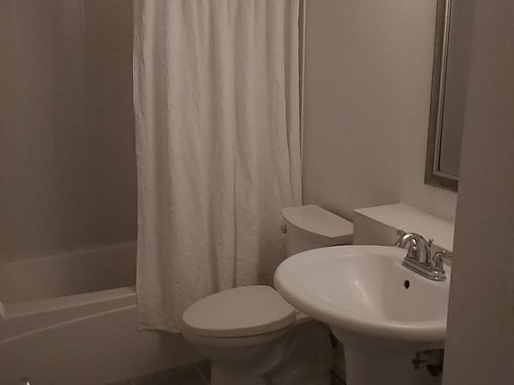 4th image of 4812 Chalet Dr