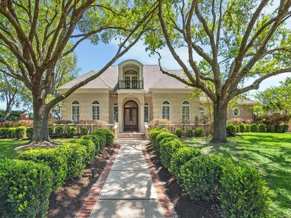 38 Scotsmoor Ct, Sugar Land, TX 77479