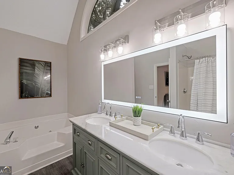 6839 Sandy Creek Dr — Photo 14