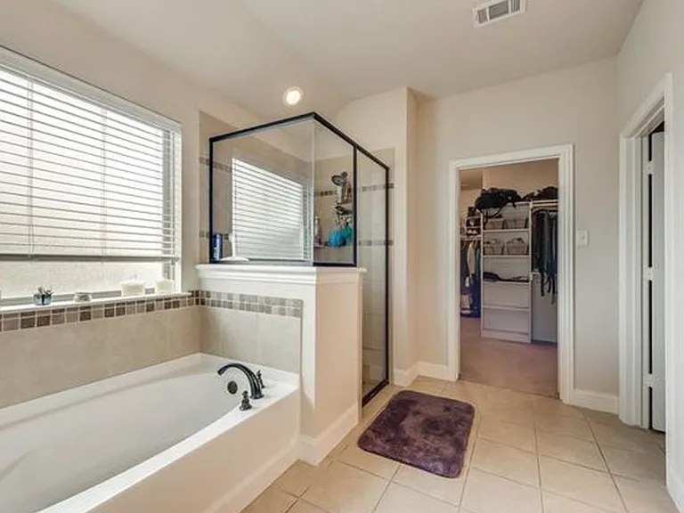 3814 Hyde Park Dr — Photo 24