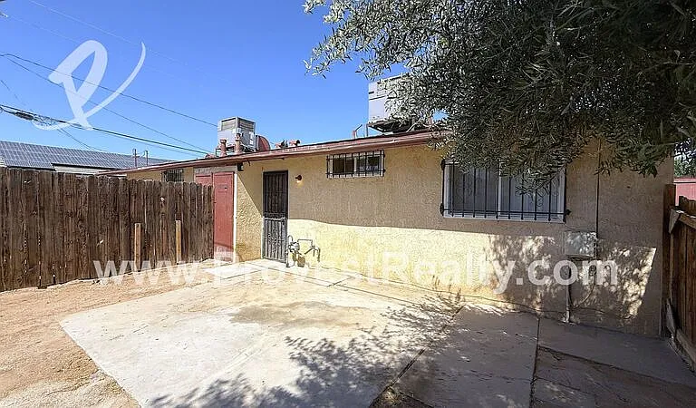 20130 Rimrock Rd #B — Photo 17