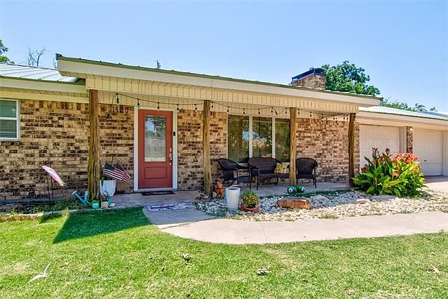 1st image of 1425 Bandera Dr