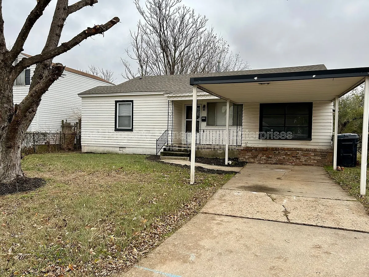 Building Photo - 3044 NW 28th St