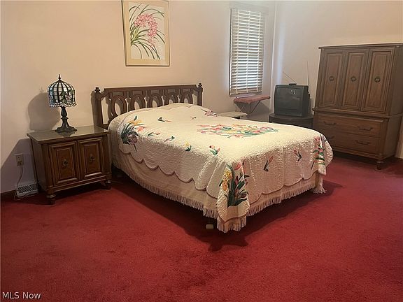 5th image of 17615 Alexander Rd