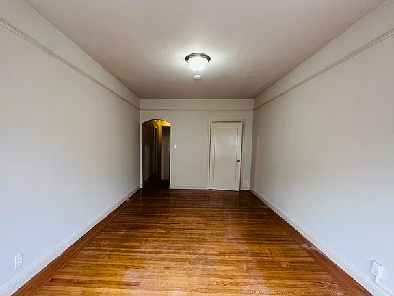 4th image of 1450 Chestnut St APT 206